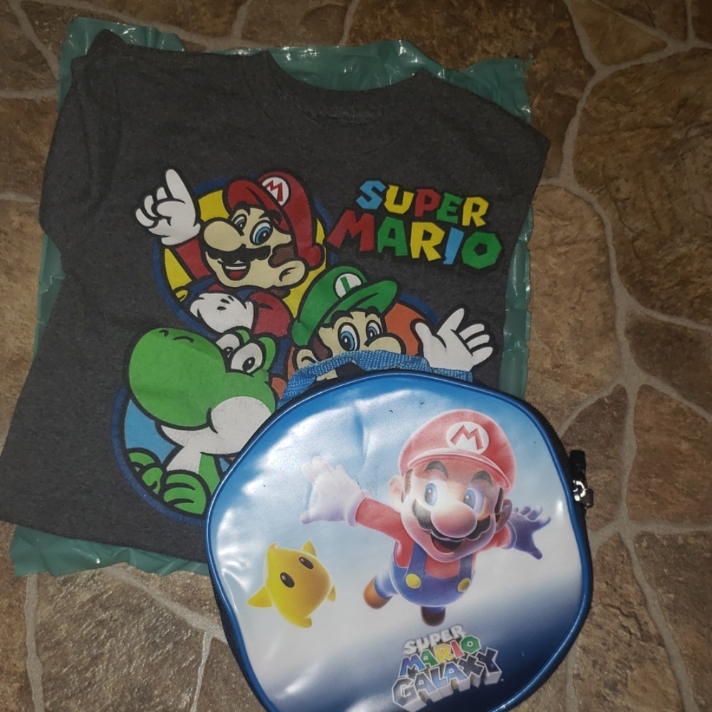 Super Mario Shirt and Lunchbox